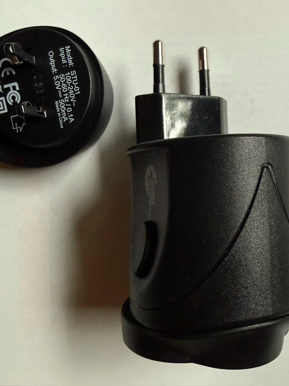 Swiss Travel Universal Adapter Black Travel Set model STU-01
